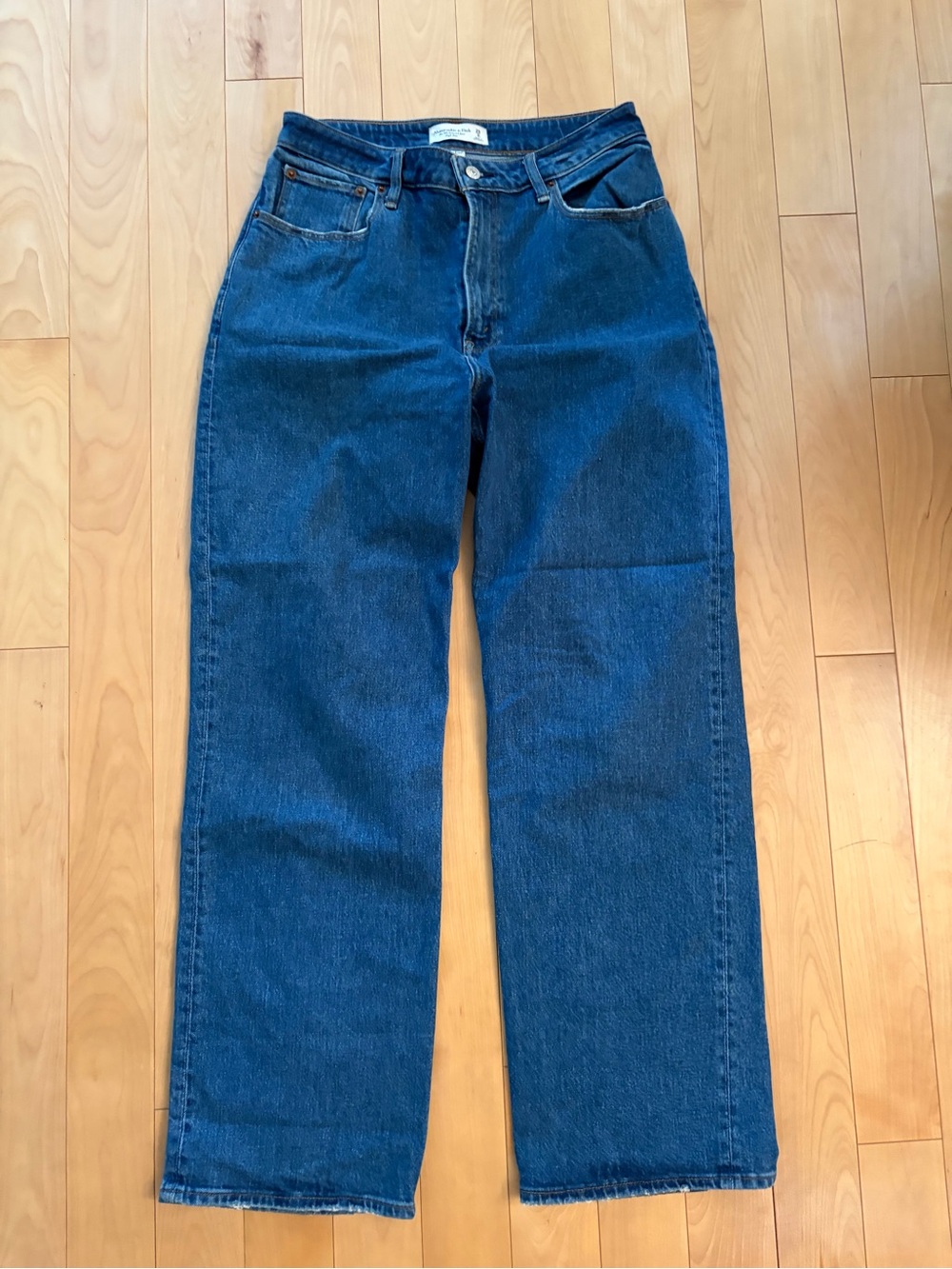 Abercrombie 90s Relaxed High Rise Curve Love Jean